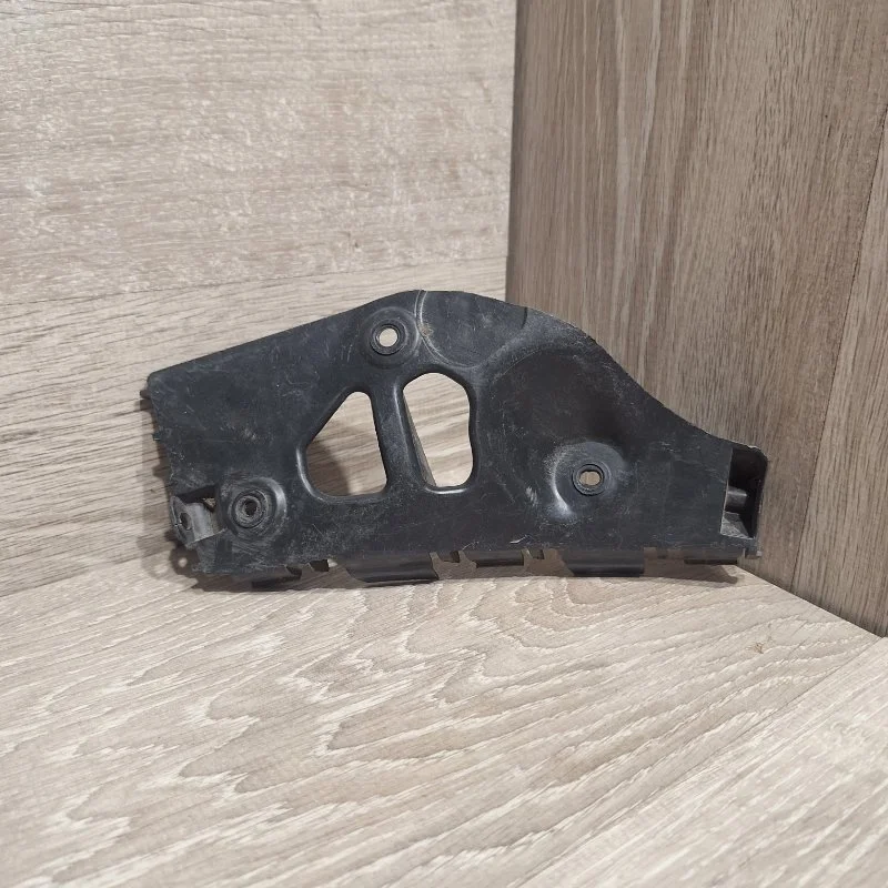 Кронштейн бампера RENAULT SANDERO 2009-2017 8200735450 1, задний правый