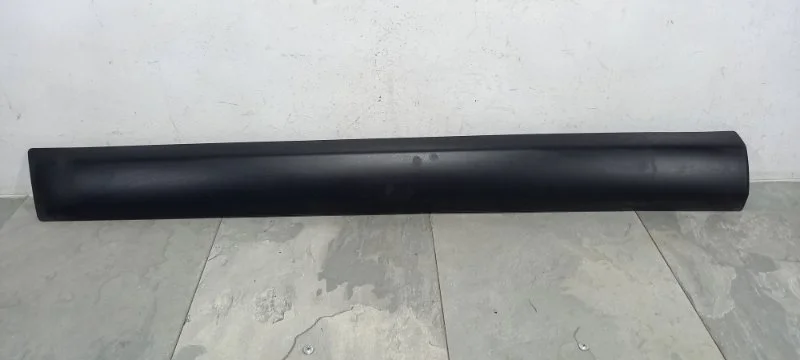 Молдинг двери RENAULT SANDERO 2008-2014 8200735137 1, передний левый