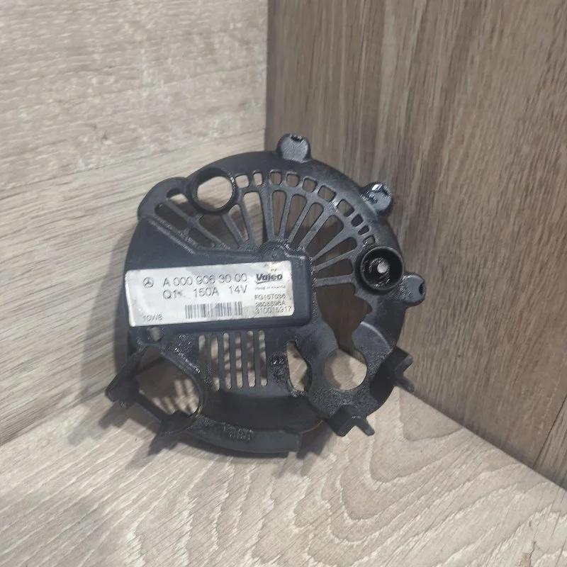 Крышка генератора MERCEDES-BENZ C-KLASS 2011-2015 A0009063000 W204