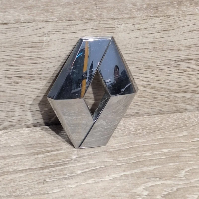 Эмблема RENAULT LOGAN 2013-2019 908894785R, задняя