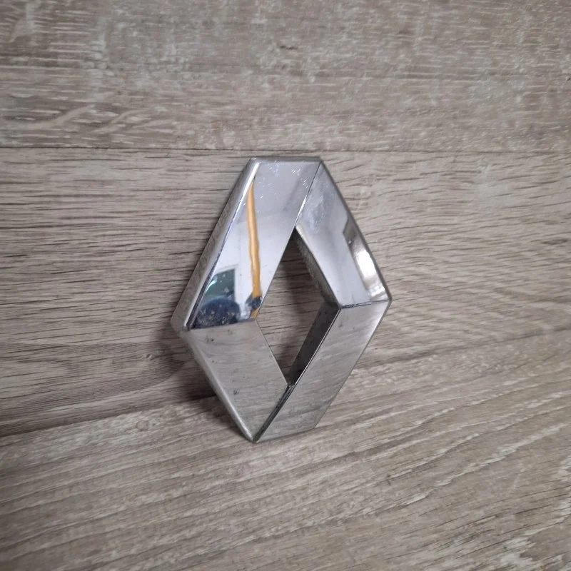 Эмблема RENAULT MEGANE 2080-2016 908890016R 3, задняя