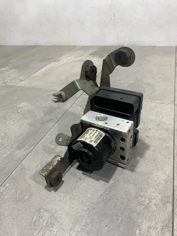 Блок ABS RENAULT FLUENCE 2008-2013 476603625R 1