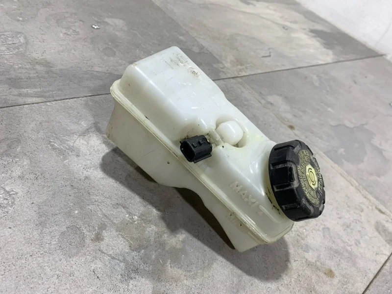 Бачок для тормозной жидкости RENAULT LOGAN 2014-2018 460916346R 2