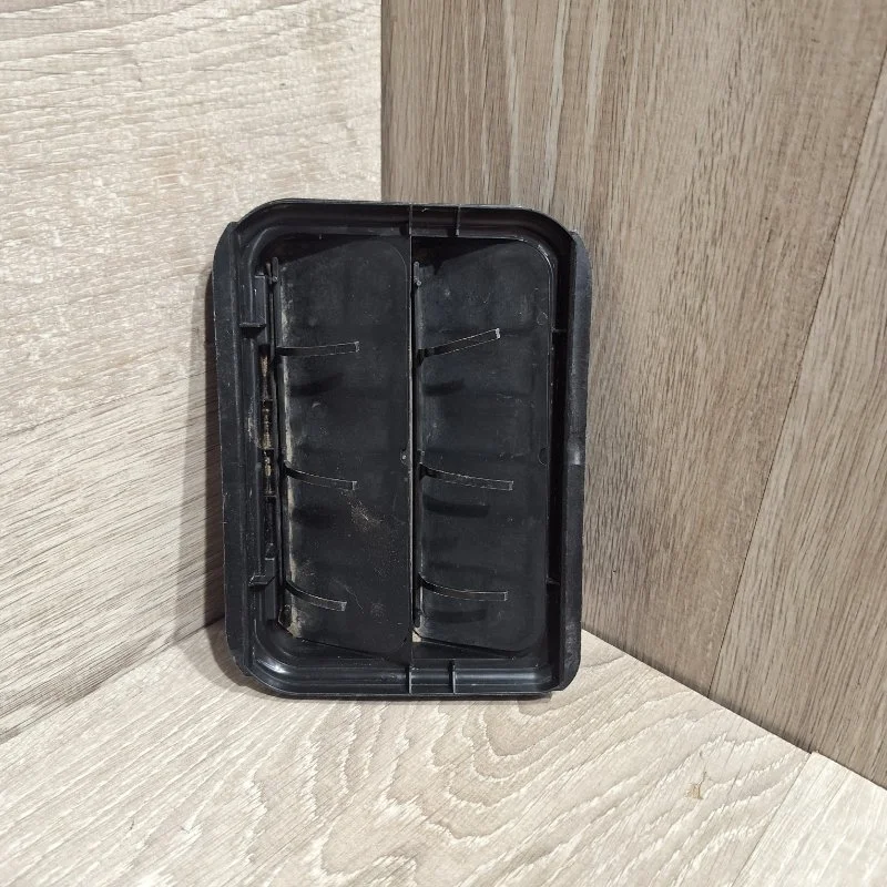 Решетка вентиляционная RENAULT LOGAN 2013-2018 7700838358