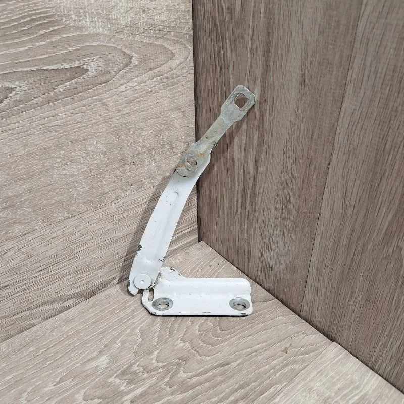 Петля капота RENAULT DUSTER 2002-2020 654016409R, правая