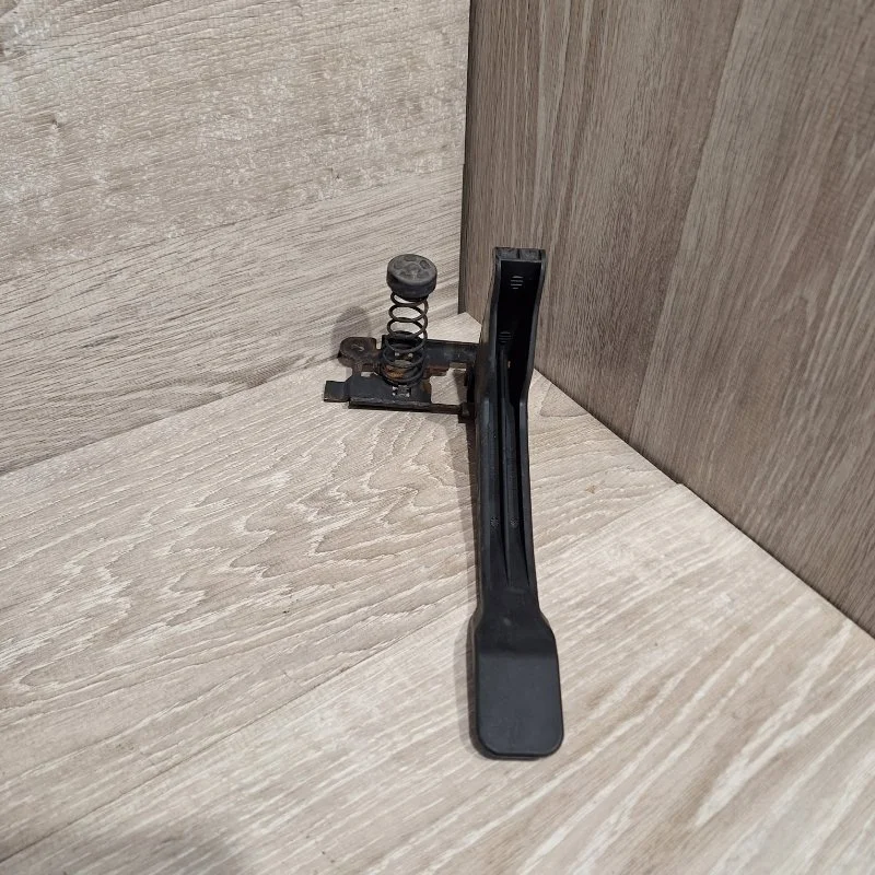 Замок капота RENAULT MEGANE 2008-2016 656030006R 3