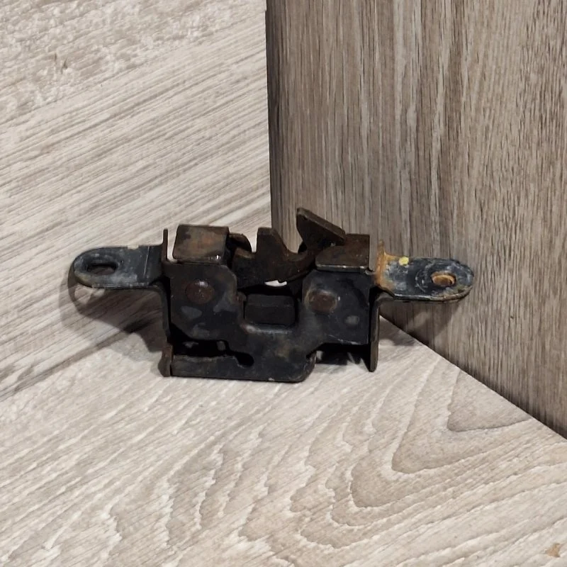 Замок капота RENAULT MEGANE 2008-2016 656010010R 3