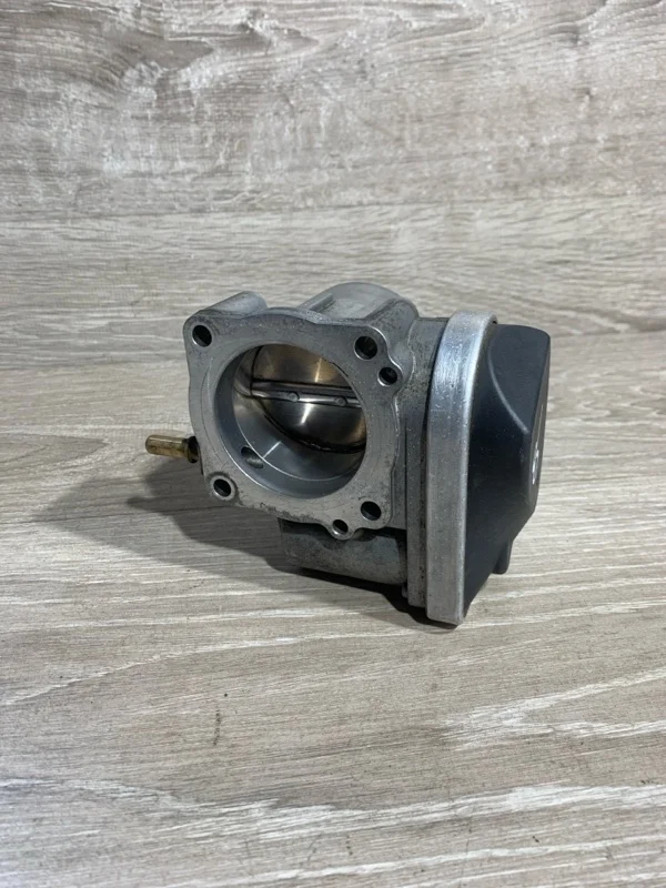 Дроссельная заслонка RENAULT FLUENCE 2008-2017 8200190230 1 К4М