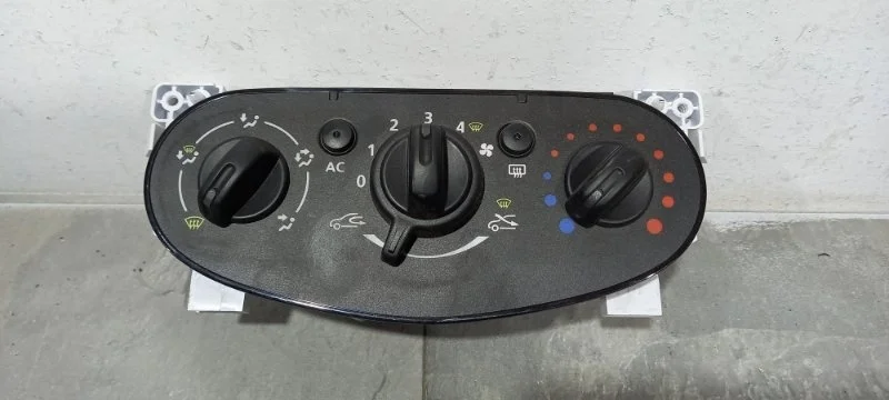 Блок управления печкой RENAULT LOGAN 2015 6001547666 СЕДАН K4MC697