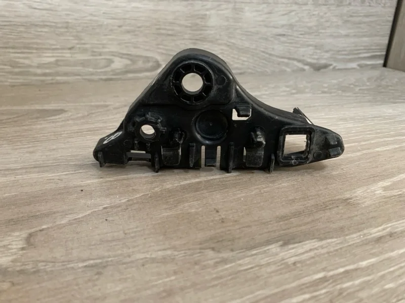 Кронштейн бампера RENAULT FLUENCE 2008-2013 620940009R 1, передний левый