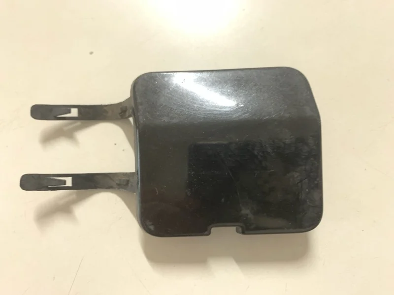 Заглушка буксировочного крюка RENAULT SANDERO 2008-2014 8200763631 1, передняя