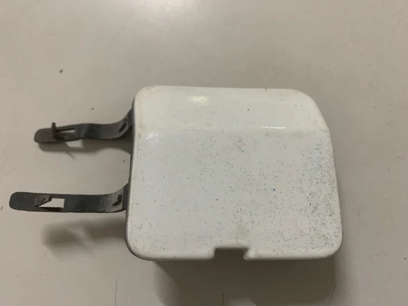 Заглушка буксировочного крюка RENAULT SANDERO 2008-2014 8200763631 1, передняя