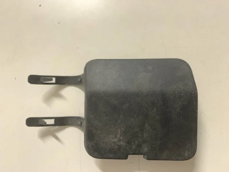 Заглушка буксировочного крюка RENAULT SANDERO 2008-2014 8200763631 1, передняя