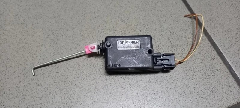 Активатор замка багажника RENAULT LOGAN 2015 7700712901 СЕДАН K4MC697, задний