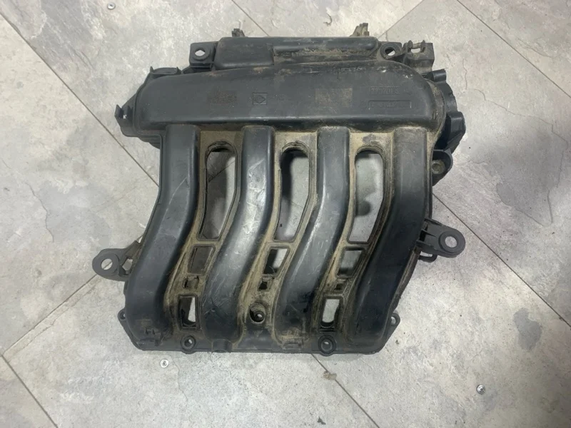 Коллектор впускной RENAULT FLUENCE 2008-2013 8201002705 1 К4М