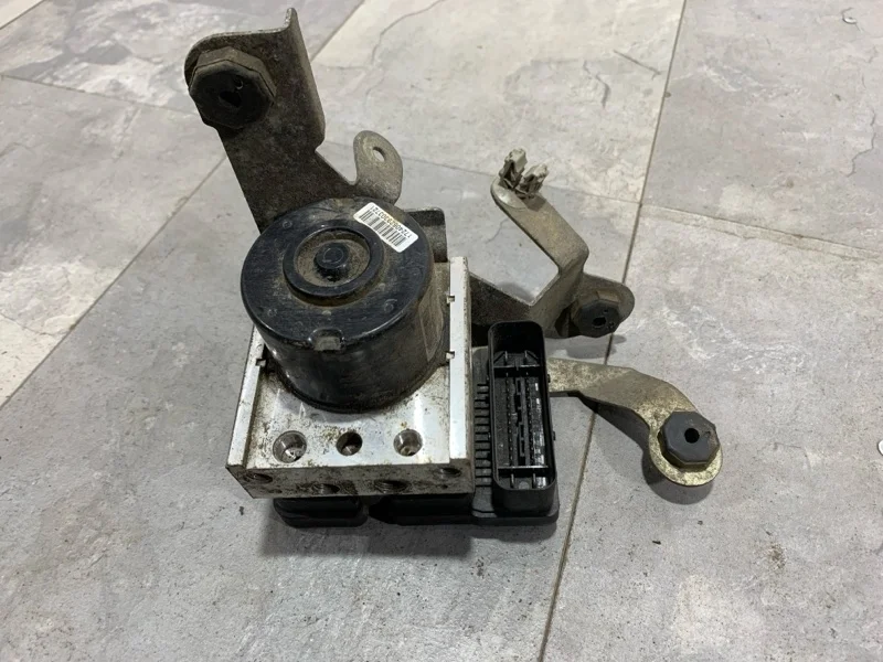 Блок ABS RENAULT FLUENCE 2008-2013 476606747R 1