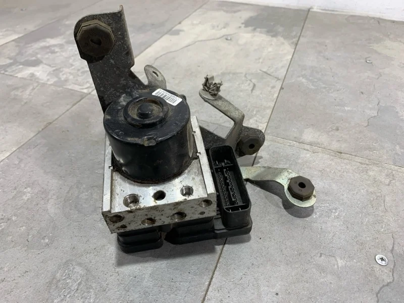 Блок ABS RENAULT FLUENCE 2008-2013 476606747R 1