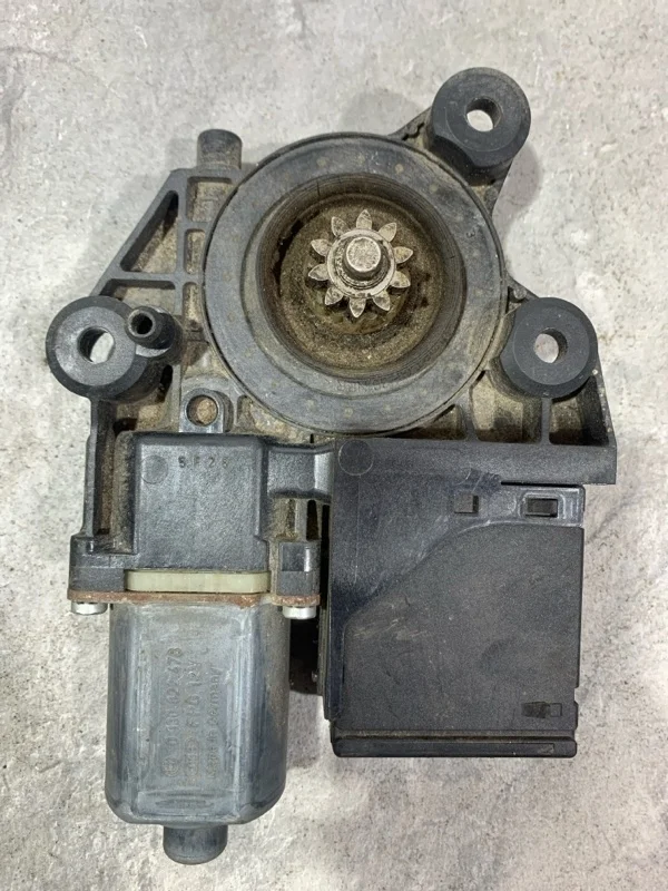 Мотор стеклоподъемника RENAULT MEGANE 2008-2015 807301111R 3, передний правый