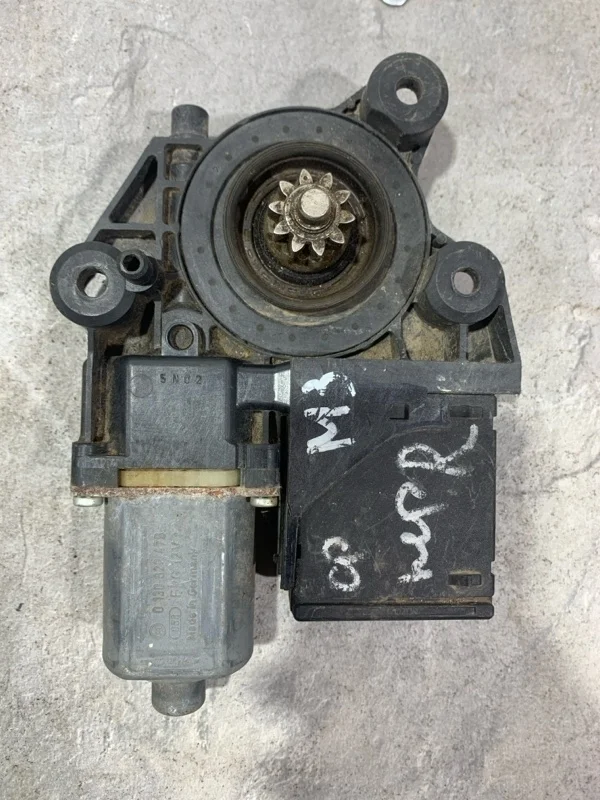 Мотор стеклоподъемника RENAULT MEGANE 2008-2015 807301111R 3, передний правый