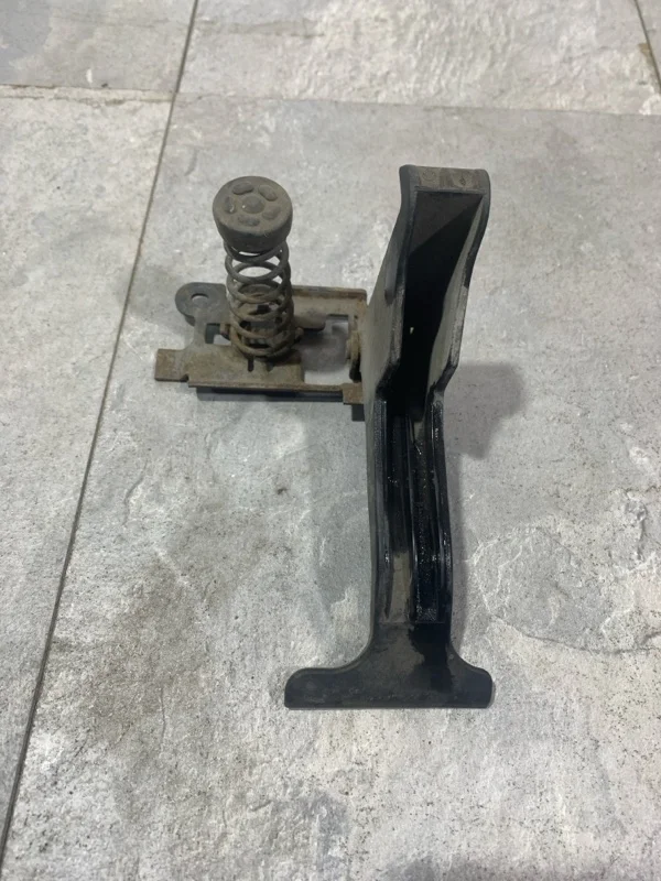 Крюк замка капота RENAULT FLUENCE 2008-2013 656030009R 1