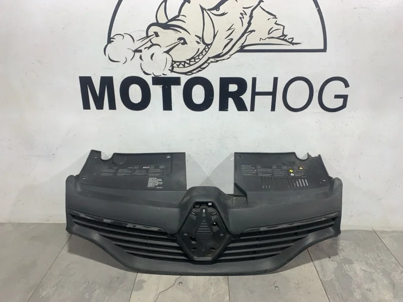 Решетка радиатора RENAULT SANDERO 2013-2018 623105727R 2