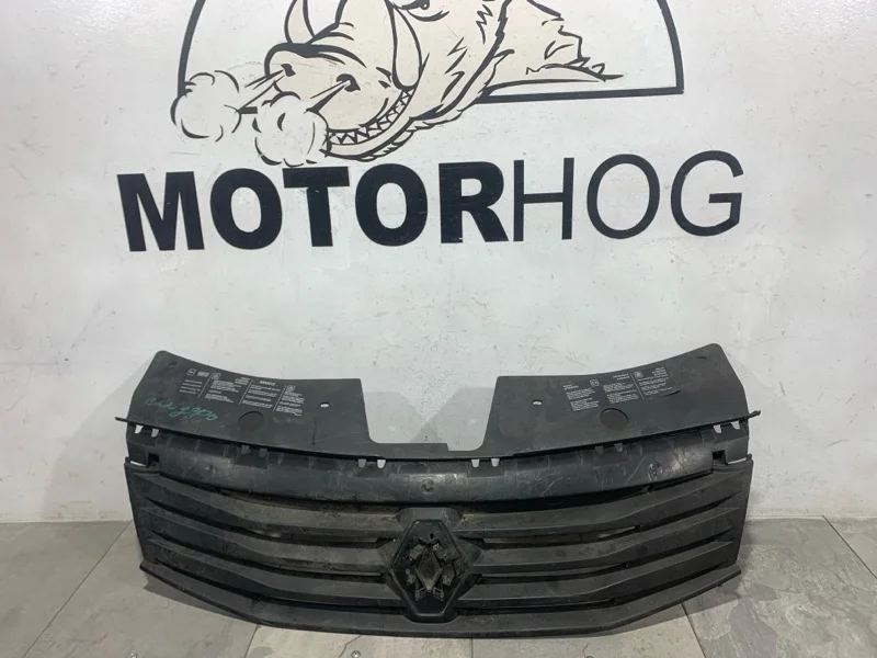 Решетка радиатора RENAULT SANDERO 2009-2014 8200925718 1