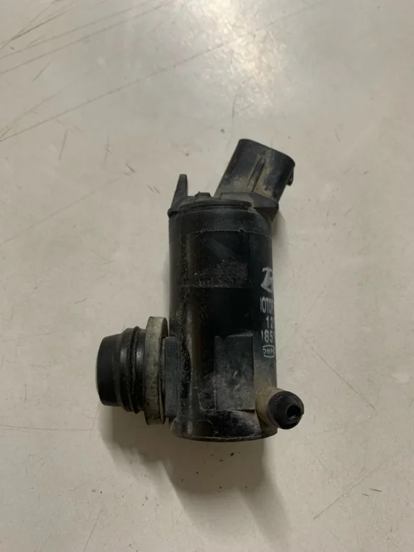 Моторчик бачка омывателя KIA CERATO 2014 985101W010 СЕДАН G4FG