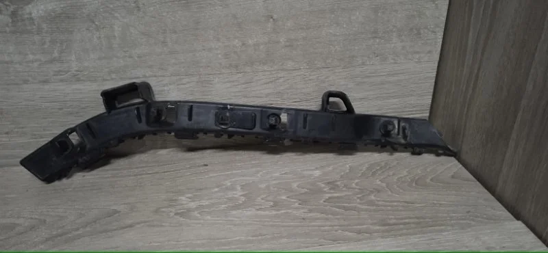 Кронштейн бампера KIA CERATO 2014 86614A7000 СЕДАН G4FG, задний правый