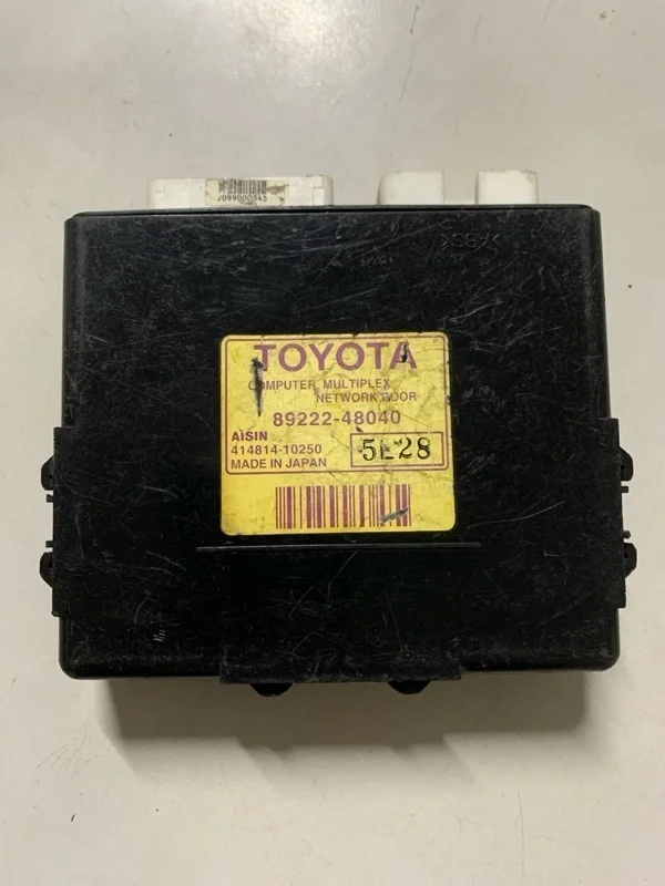 Блок управления дверьми LEXUS RX 2003-2008 8922248040 XU30