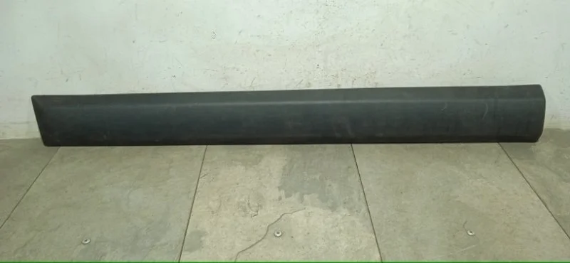 Молдинг двери RENAULT SANDERO 2009-2014 8200735137 1, передний левый