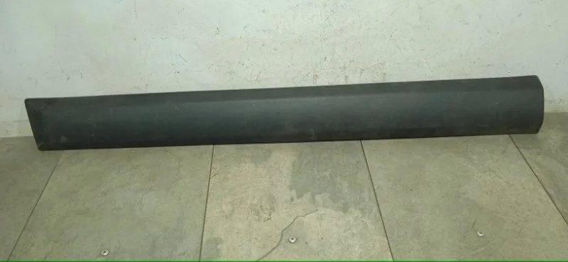 Молдинг двери RENAULT SANDERO 2009-2014 8200735137 1, передний левый