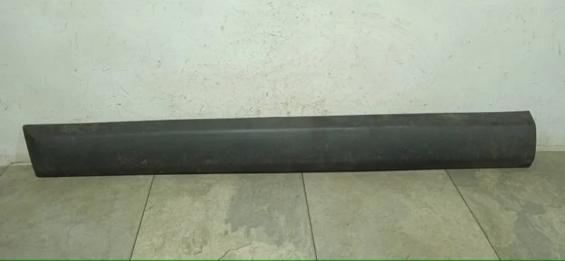 Молдинг двери RENAULT SANDERO 2009-2014 8200735137 1, передний левый