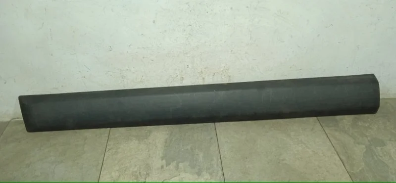 Молдинг двери RENAULT SANDERO 2009-2014 8200735137 1, передний левый