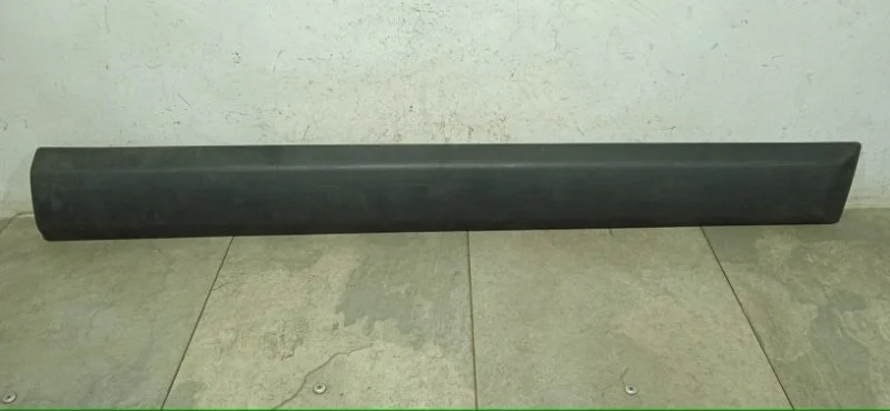 Молдинг двери RENAULT SANDERO 2009-2014 8200735139 1, передний правый