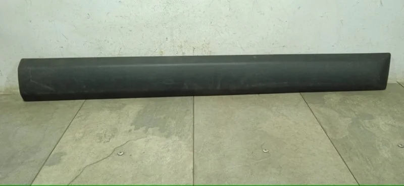 Молдинг двери RENAULT SANDERO 2009-2014 8200735139 1, передний правый