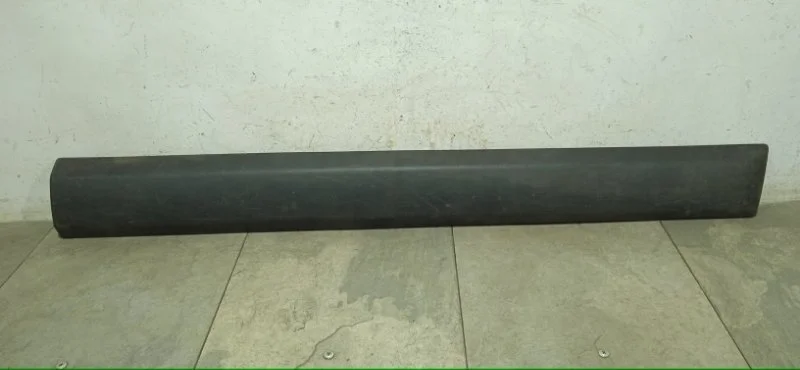 Молдинг двери RENAULT SANDERO 2009-2014 8200735139 1, передний правый