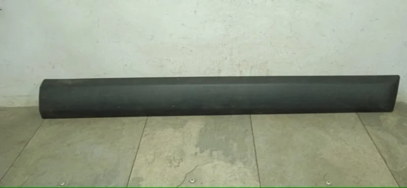 Молдинг двери RENAULT SANDERO 2009-2014 8200735139 1, передний правый