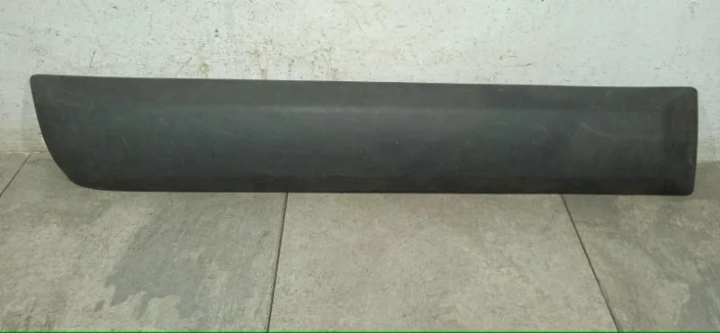 Молдинг двери RENAULT SANDERO 2009-2014 8200735135 1, задний правый