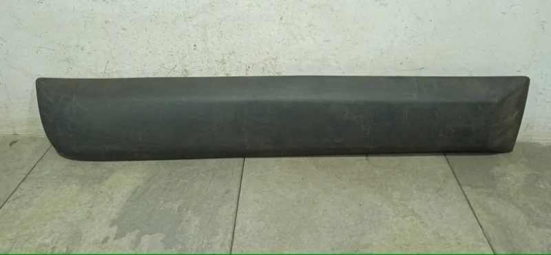 Молдинг двери RENAULT SANDERO 2009-2014 8200735135 1, задний правый