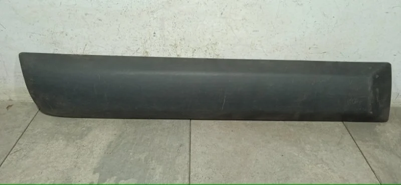 Молдинг двери RENAULT SANDERO 2009-2014 8200735135 1, задний правый