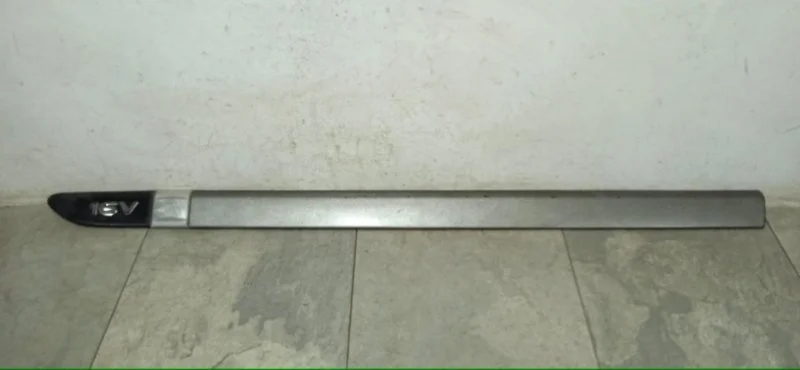 Молдинг двери RENAULT LAGUNA 2001-2008 8200036020 2, передний левый