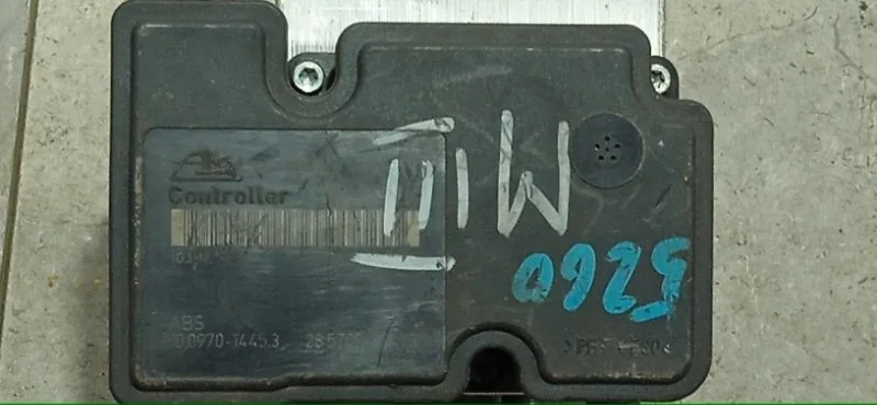 Блок ABS RENAULT MEGANE 2008-2014 476606747R 3