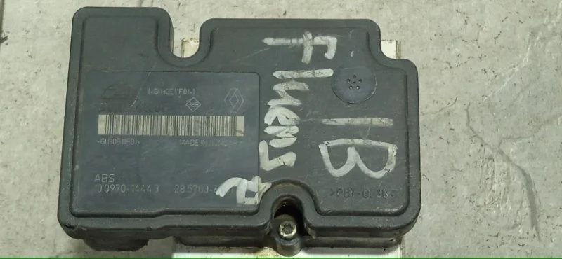 Блок ABS RENAULT FLUENCE 2009-2017 476606747R 1