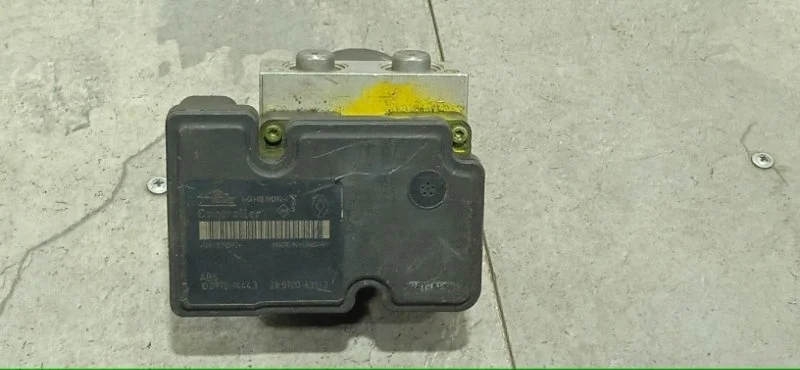 Блок ABS RENAULT FLUENCE 2009-2017 476606747R 1