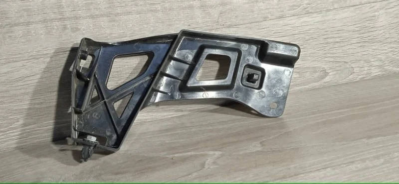 Кронштейн бампера LEXUS GS 2015-2019 5215630080 GRL10, задний