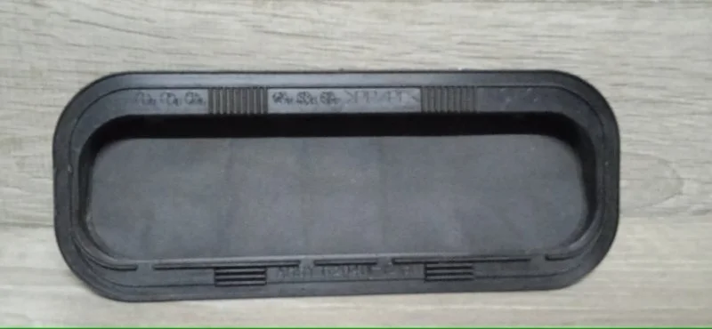 Решетка вентиляционная TOYOTA RAV4 2013-2019 6294012180, задняя правая