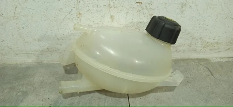 Бачок расширительный RENAULT LOGAN 2014 217107259R 2 K7M А812 UA56519