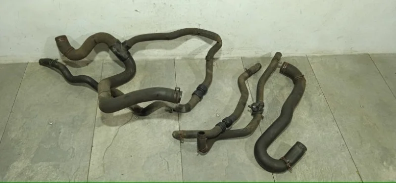 Патрубок системы охлаждения RENAULT LOGAN 2014 215012952R 2 K7M А812 UA56519