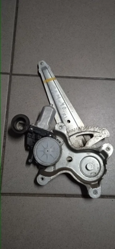 Стеклоподъемник электрический TOYOTA CAMRY 2006-2011 8571035180 ASV40, задний левый