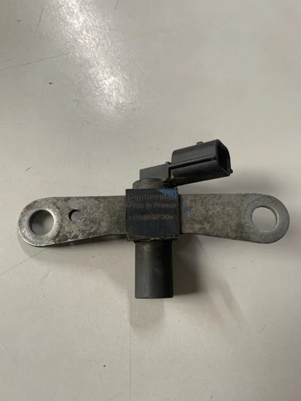 Датчик положения коленвала RENAULT LOGAN 2014-2020 8200746497 2